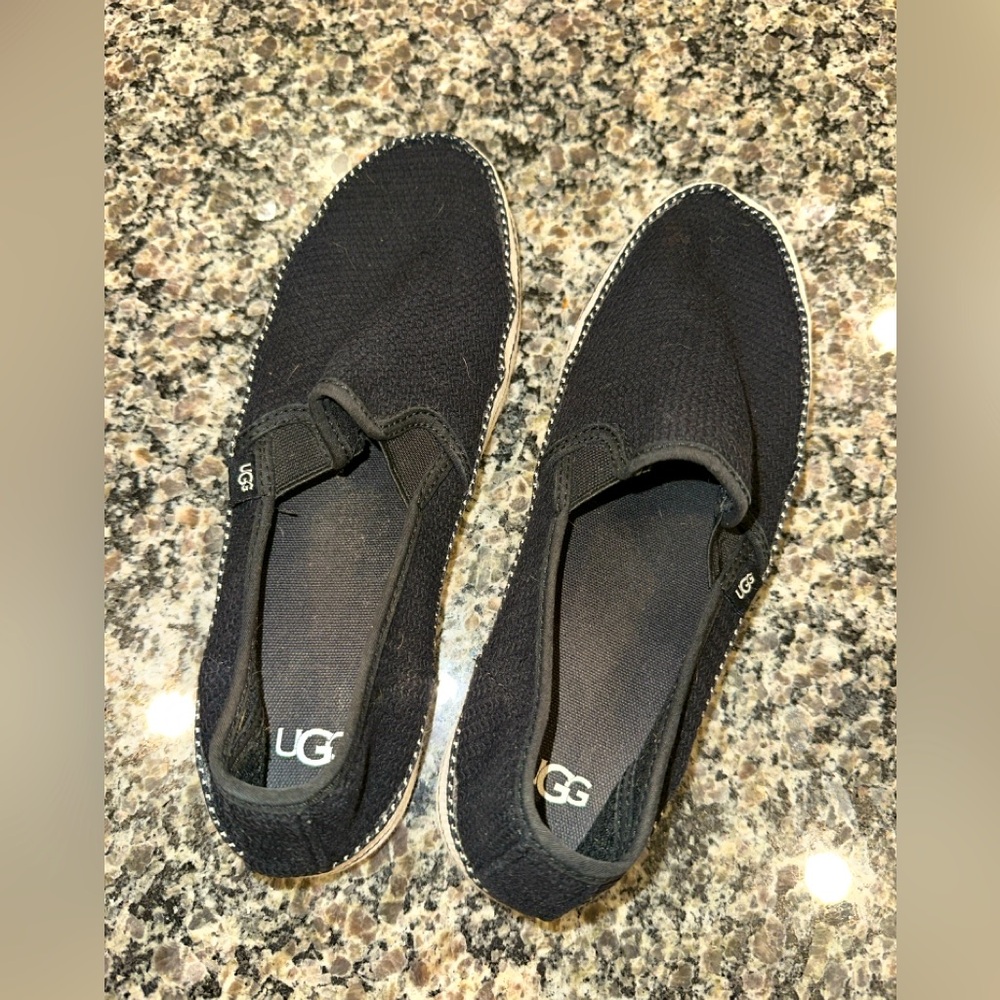 UGG slip on shoes - size 7